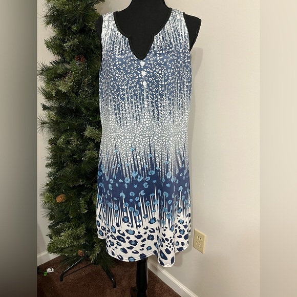 Women's Blue and White Animal Print Sleeveless Dress - Picture 1 of 8
